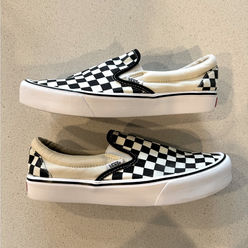Vans - like new! Womens 9.5/mens 8
